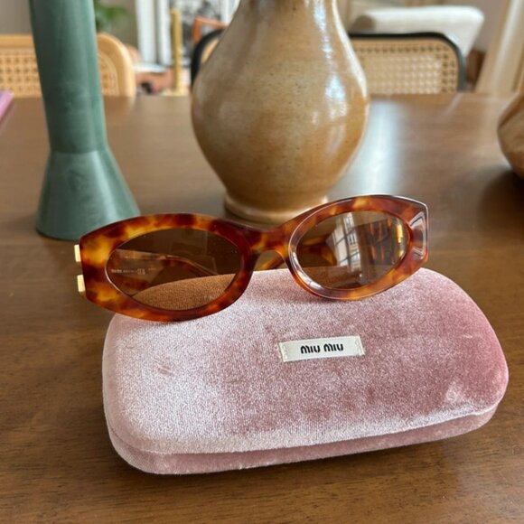 Sunglasses miu miu - Picture 1 of 6